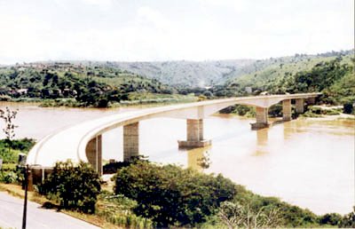 Ponte sobre o Rio Doce - Vista Geral